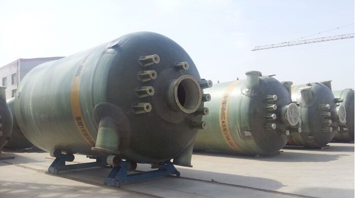 玻璃鋼臥式儲(chǔ)罐施工現(xiàn)場